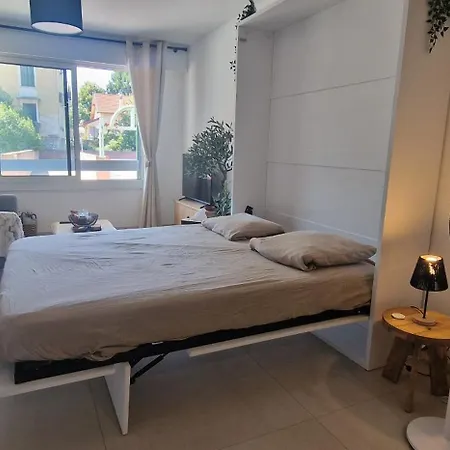 Le Nid Du Neuf Apartman